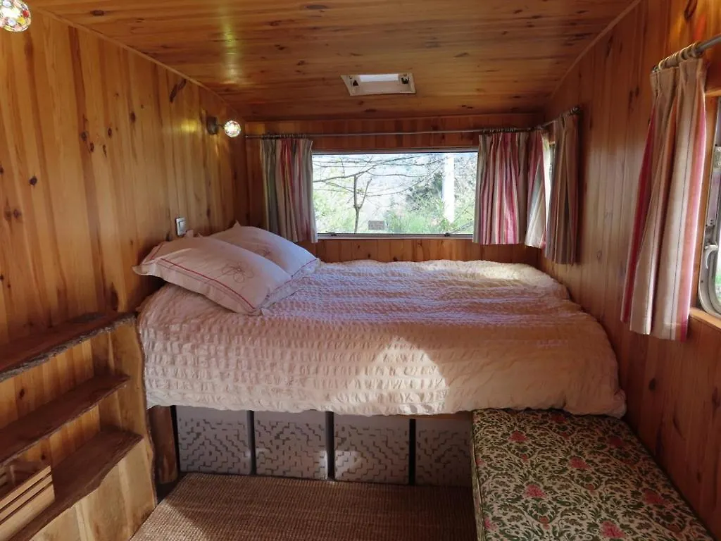 Parque de Campismo Groovy Caravane Montbrun-Bocage